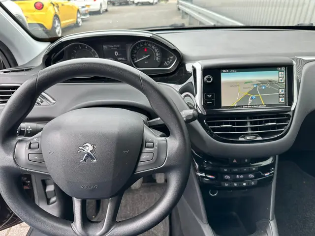 Peugeot 208 1.2 VTi Envy 2013 Benzine 4