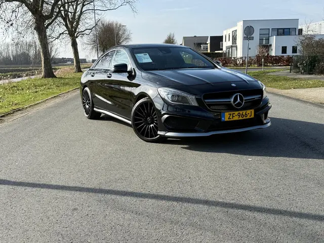 Mercedes-Benz CLA AMG 45 4MATIC 2015 Benzine 24