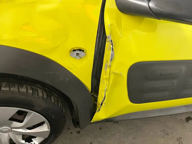 Citroën C4 Cactus 1.2 VTi Live SCHADEAUTO!! 2014 Benzine 9