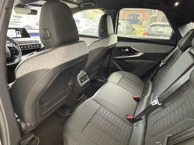 Peugeot 3008 1.2 Hybrid 145 GT 2025 Hybride Benzine 14