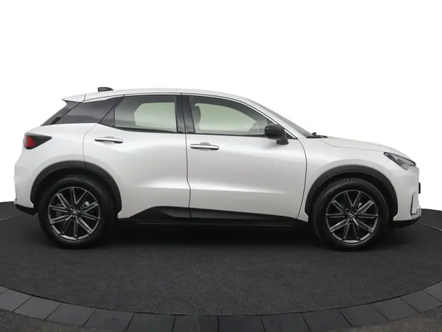 Lexus LBX Elegant 2WD 2024 Hybride Benzine 12