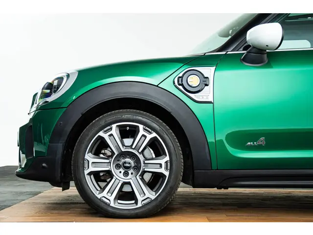 MINI Countryman Cooper SE ALL4 2022 Hybride Benzine 8