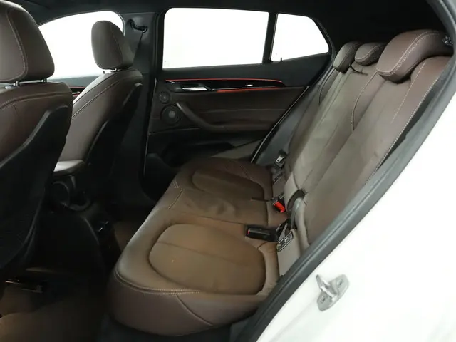 BMW X2 xDrive25e 2021 Hybride Benzine 15