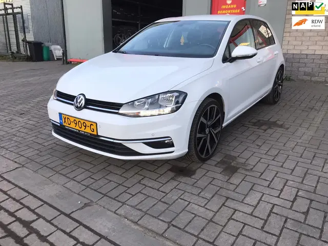 Volkswagen Golf 1.6 TDI Highline Business R 2017 Diesel