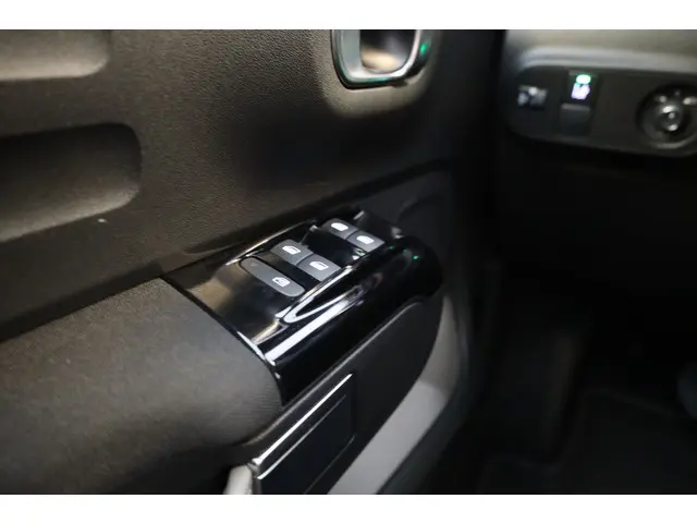 Citroën C3 PT 110 Shine Automaat-6 2019 Benzine 32