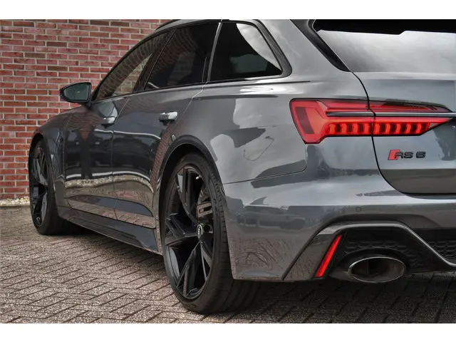 Audi RS6 Avant 4.0 TFSI quattro 2022 Benzine 34