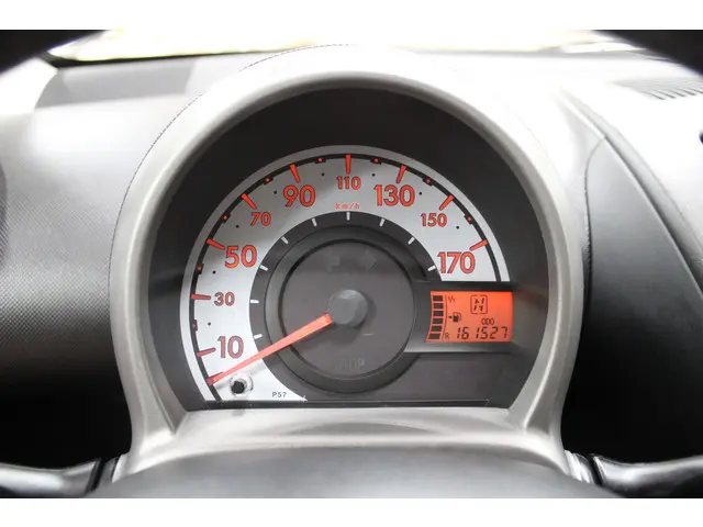 Toyota Aygo 1.0 VVT-i Aspiration Automaat 2013 Benzine 13