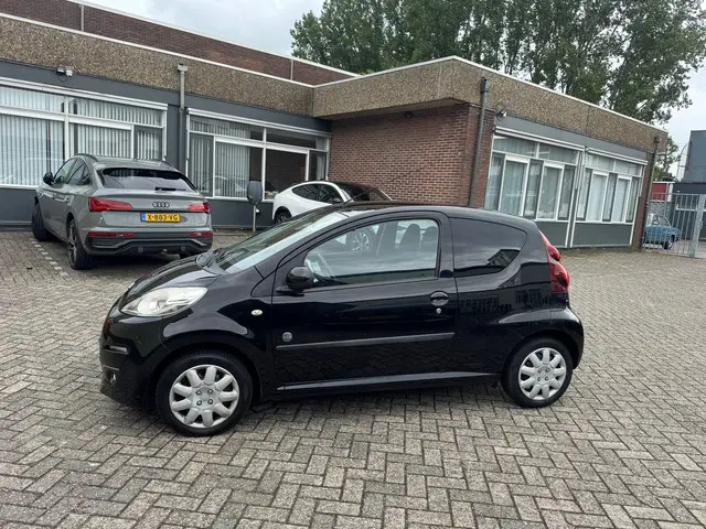 Peugeot 107 1.0 Sportium 2012 Benzine 11