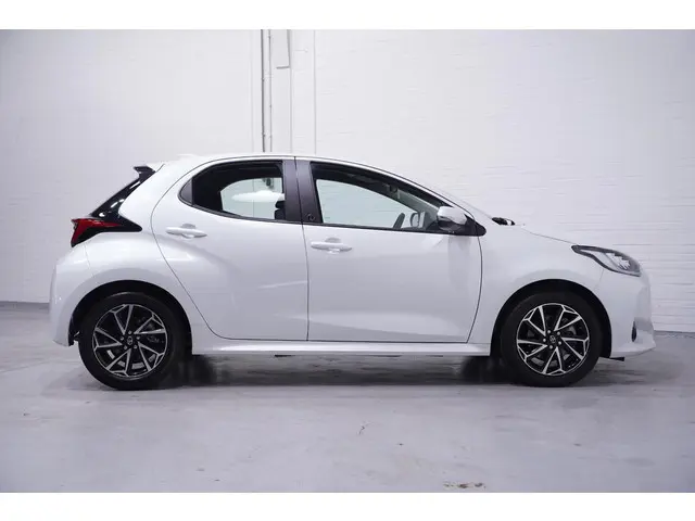 Toyota Yaris 1.5 Hybrid 115 Comfort 2022 Hybride Benzine 9