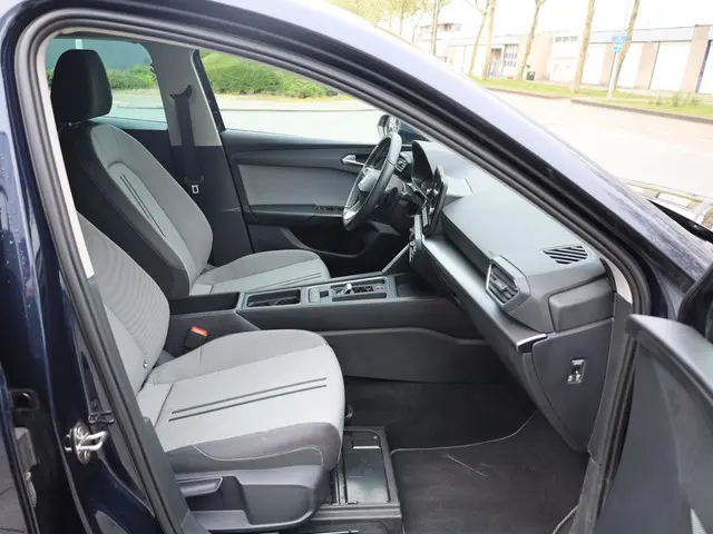 SEAT Leon 1.0 eTSI 2022 Benzine 27