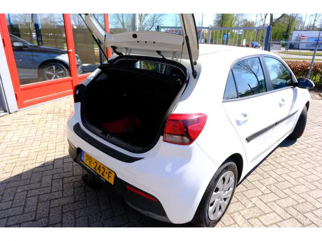 Kia Rio 1.0 TGDI 100PK ComfortLine Airco 2017 Benzine 10