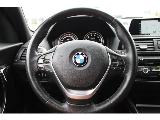 BMW 1 Serie 120i Sport Line 184PK 2018 Benzine 18