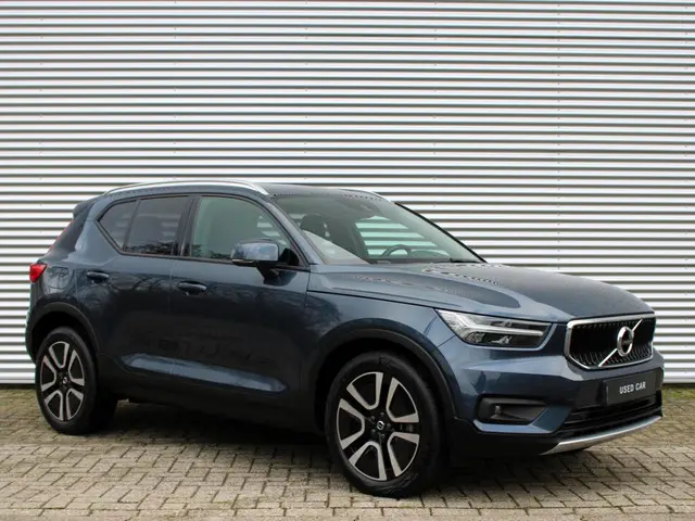 Volvo XC40 3