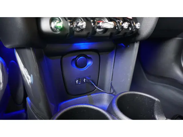 MINI Cooper 1.5 136pk Automaat 5Drs Chili 2018 Benzine 19