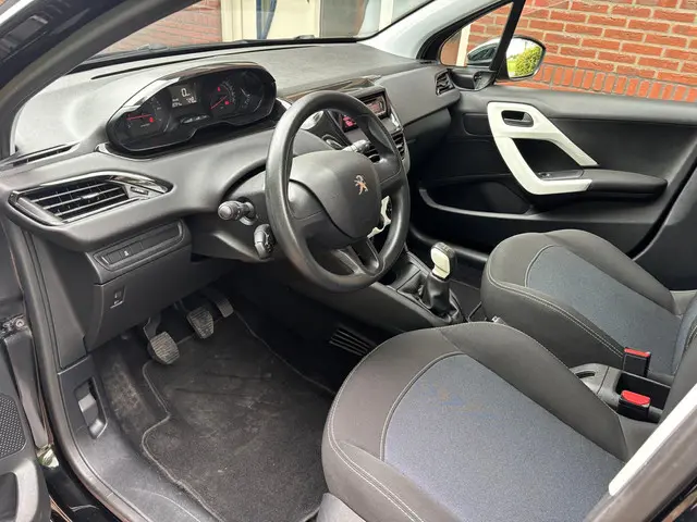 Peugeot 208 1.0 VTi LIKE 2014 Benzine 16