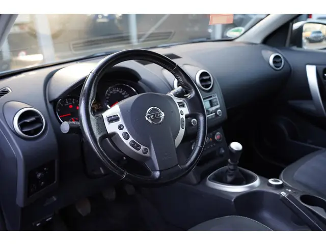 Nissan QASHQAI 2.0 Accenta 4x4 2013 Benzine 30