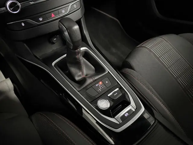 Peugeot 308 1.2 PureTech GT-line 2017 Benzine 17