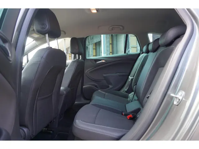 Opel Astra Sports Tourer 1.4 Innovation 2018 Benzine 19
