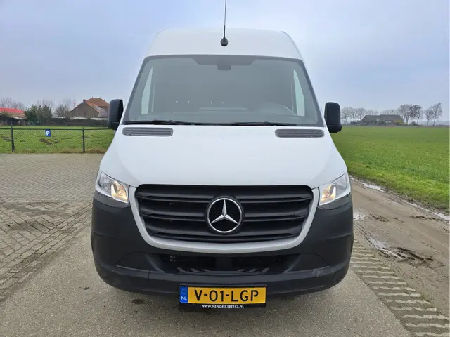 Mercedes-Benz Sprinter 317 1.9 CDI L2 H2 RWD 2022 Diesel 10