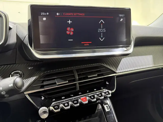 Peugeot 2008 1.2 PureTech Allure Automaat 2020 Benzine 36