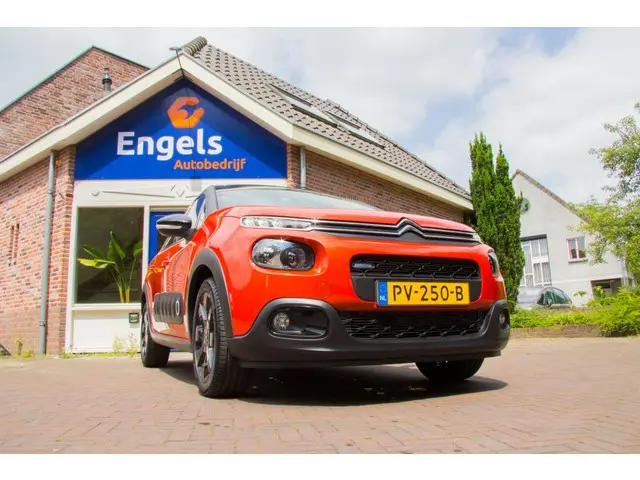 Citroën C3 1.2 PureTech Shine NWE DIST.RIEM 2017 Benzine 3