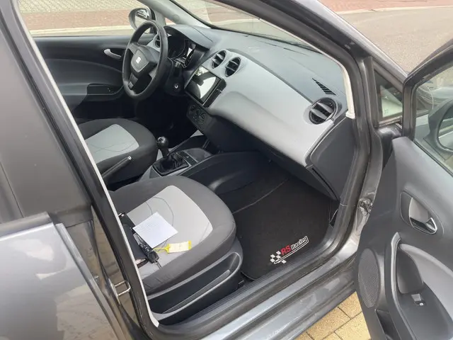 SEAT Ibiza 1.2 Style, 5x deuren, Carplay, Airco 2012 Benzine 19
