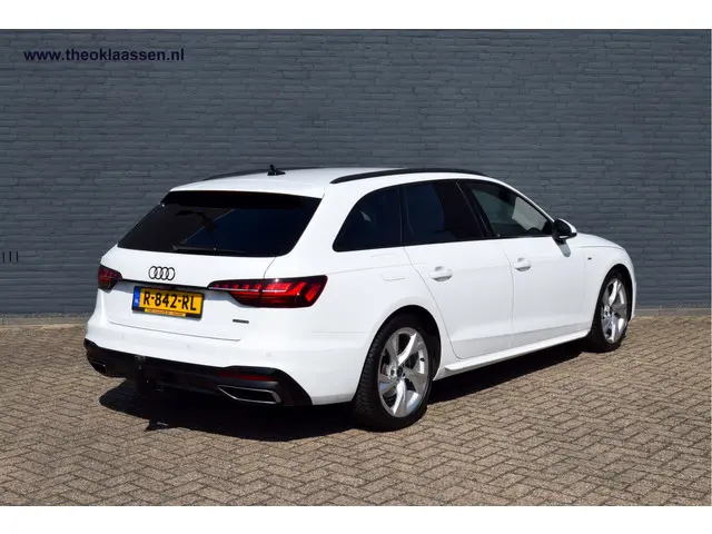 Audi A4 Avant 40 TFSI quattro S edition 2022 Benzine 7