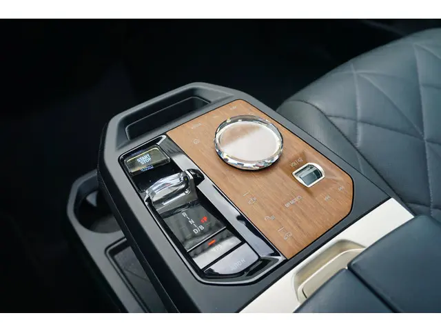 BMW iX xDrive50 2021 Elektrisch 16