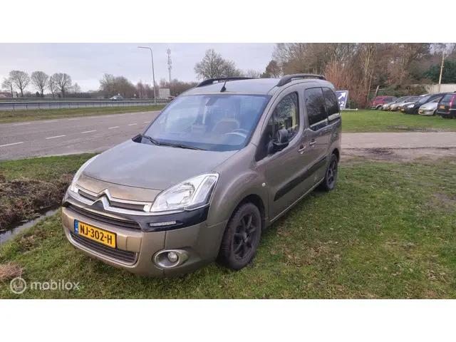 Citroën Berlingo combi 1.6 VTi XTR exclusive 2013 Benzine