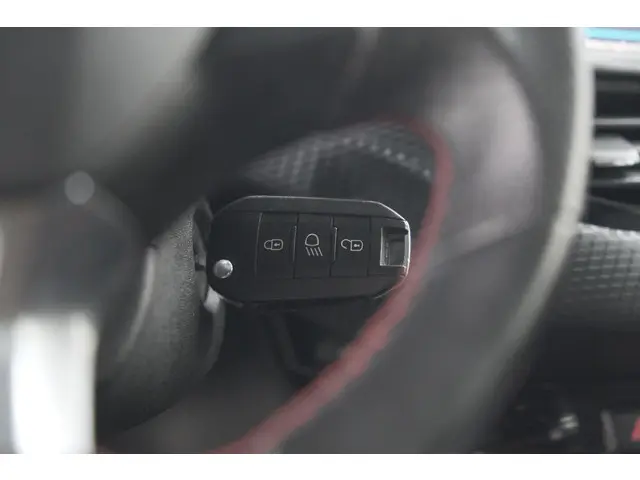 Peugeot 2008 PureTech 130 GT-Line 2019 Benzine 14