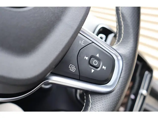 Volvo XC40 T5 Recharge R-Design 2020 Hybride Benzine 23