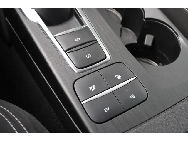 Ford Kuga 2.5 PHEV Titanium 2022 Hybride Benzine 26