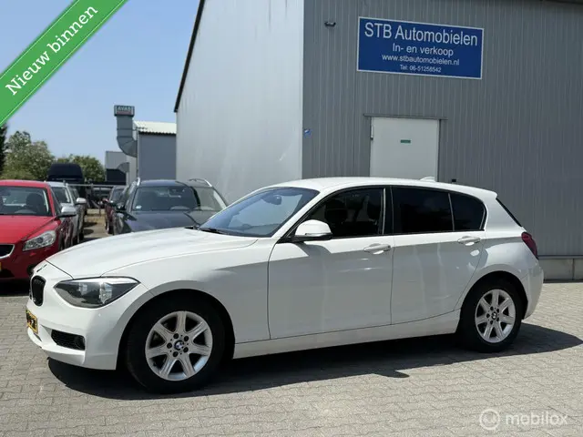 BMW 1 Serie 116i Business+, Automaat, 5 deurs 2012 Benzine