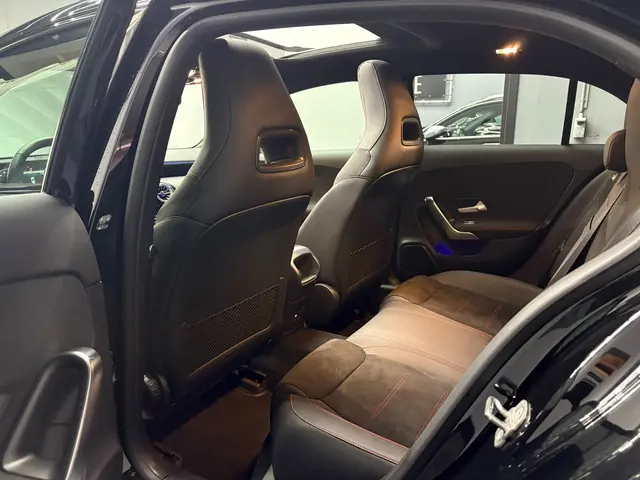 Mercedes-Benz A-Klasse 200 AMG PANO 2024 2024 Benzine 12