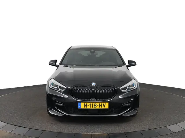 BMW 1 Serie 118i Executive Edition 2021 Benzine 13