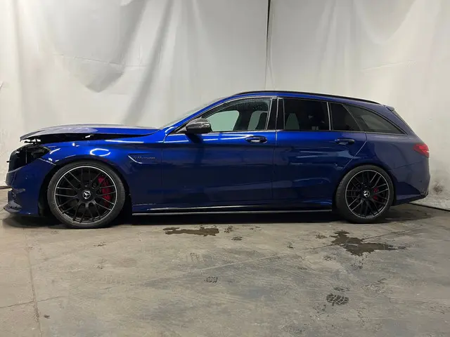 Mercedes-Benz C-Klasse Estate AMG 63 S 2016 Benzine 3