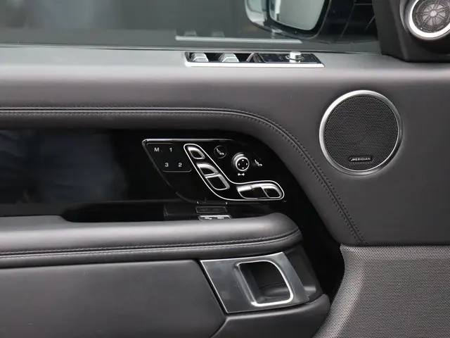 Land Rover Range Rover P400 Autobiography 2021 Benzine 22