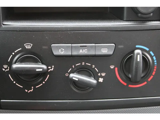 Peugeot Partner 120 1.6 HDi 75 L1 XR 2016 Diesel 23