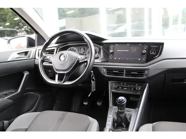 Volkswagen Polo 1.0 TSI Highline 2019 Benzine 24