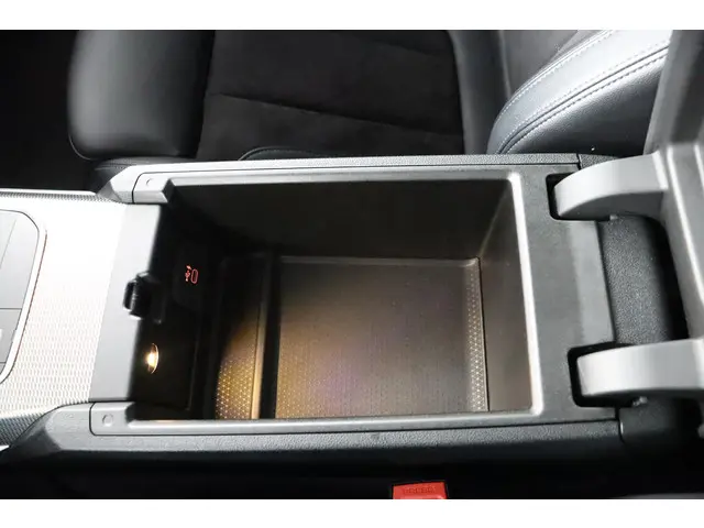 BMW 3 Serie 330i High Executive 2020 Benzine 64