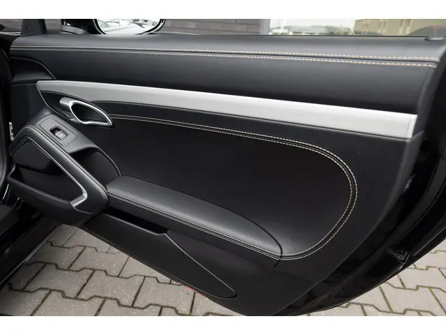 Porsche 718 Boxster GTS 25 Years 2021 Benzine 18