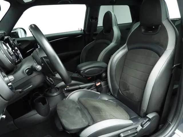MINI 3-Deurs John Cooper Works Aut. 2020 Benzine 8