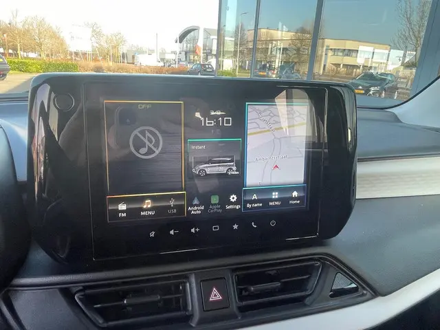 Suzuki Swift 1.2 Select Smart Hybrid 2025 Benzine 17