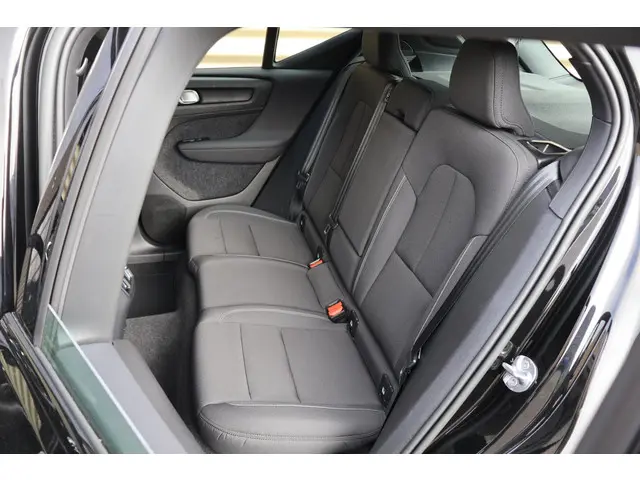 Volvo XC40 Recharge Core 70 kWh 2022 Elektrisch 21