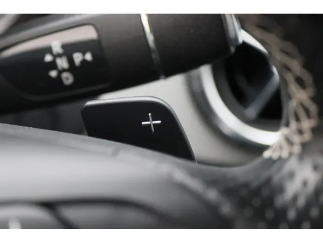 Mercedes-Benz GLA 180 Ambition Automaat 2015 Benzine 36