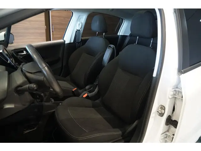 Peugeot 208 1.2 PureTech Allure 2017 Benzine 31
