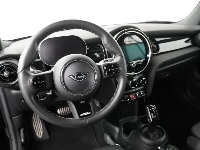 MINI Cooper Cabrio 3-deurs 2022 Benzine 2