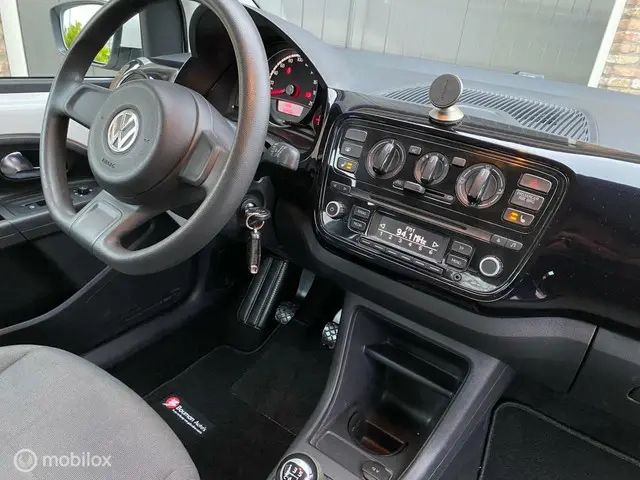 Volkswagen up! 1.0 move up! 2012 Benzine 13