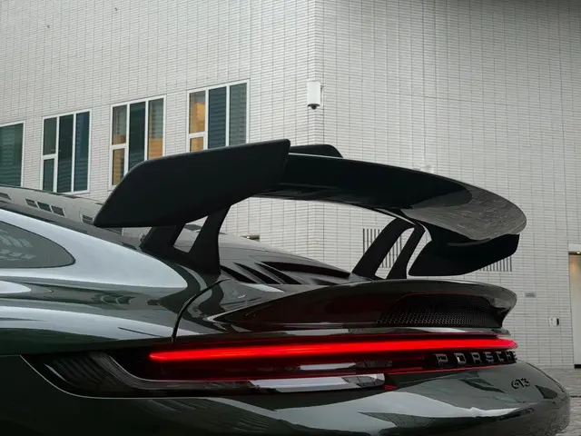 Porsche 911 4.0 GT3 2023 Benzine 9