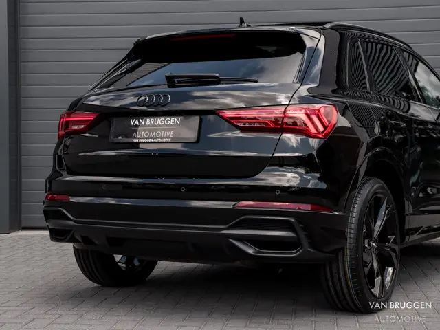 Audi Q3 45 TFSI E S-Line 2022 Hybride Benzine 11